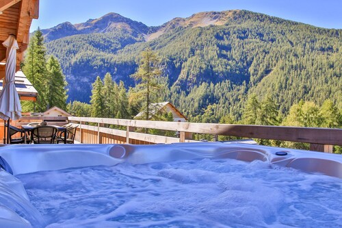 Magnificent Chalet Les Orres 1600m +Jacuzzi + Sauna