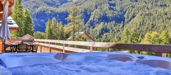 Magnificent Chalet Les Orres 1600m +Jacuzzi + Sauna