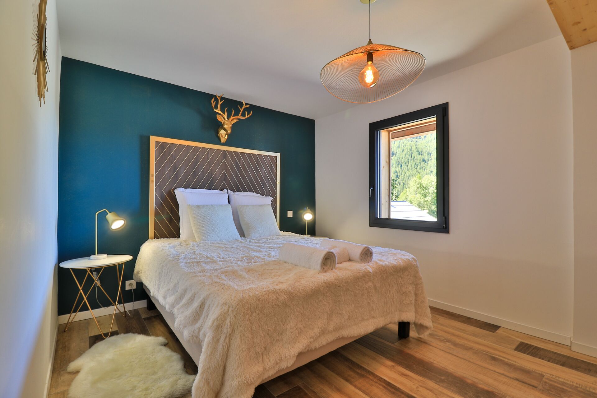 5 bedrooms, travel crib, free WiFi, bed sheets