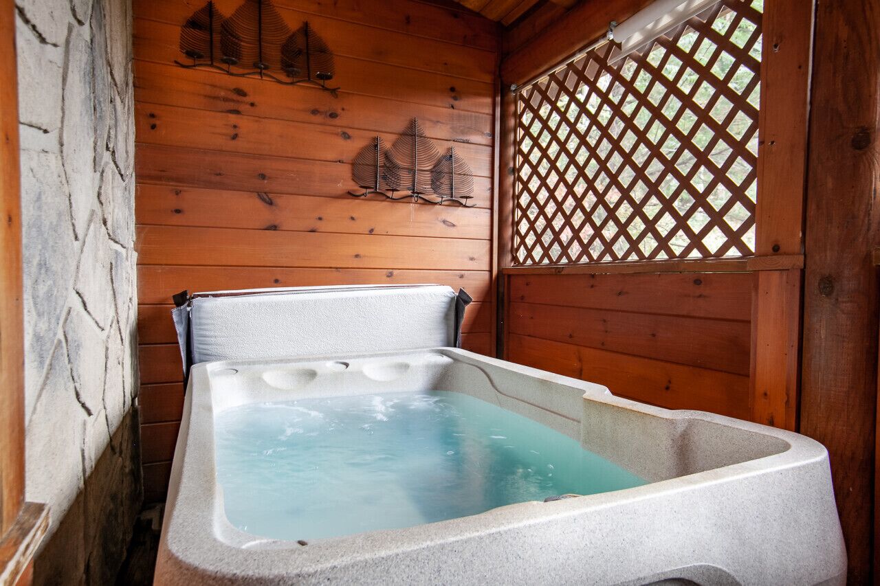 Indoor spa tub