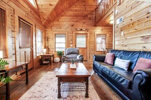 Smart TV, fireplace - Stairway to Heaven - Hot Tub, Pool, Prime Location! (Pigeon Forge)