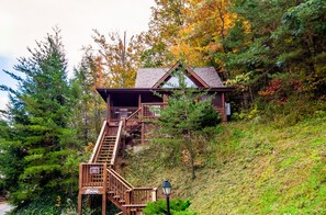 Exterior - Stairway to Heaven - Hot Tub, Pool, Prime Location! (Pigeon Forge)