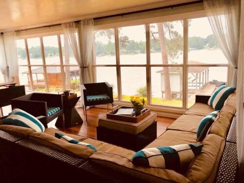 A Modern-Rustic Lake Retreat Get-Away!