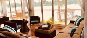 A Modern-Rustic Lake Retreat Get-Away!