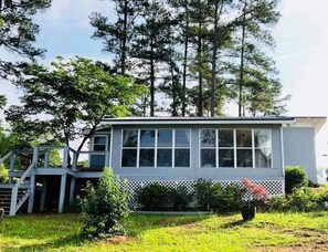 Exterior - A Modern-Rustic Lake Retreat Get-Away! (Milledgeville)
