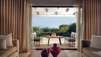 Smart-TV, Kamin, BĂŒcher, Stereoanlage