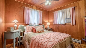 2 bedrooms, free WiFi, bed sheets