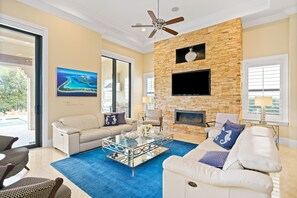 Een smart-tv, videogames en tafelvoetbal