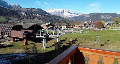 Apartment at the foot of the piste.