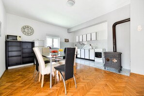 Basic Room | Private kitchen | Full-sized fridge, oven, dishwasher, griddle - Villa Medun - private pool & bbq (Zadar)