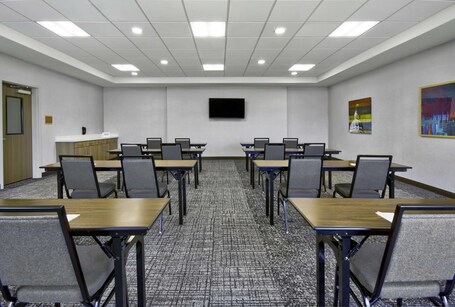 Home2 Suites By Hilton Whitestown Indianapolis NW - Image 33