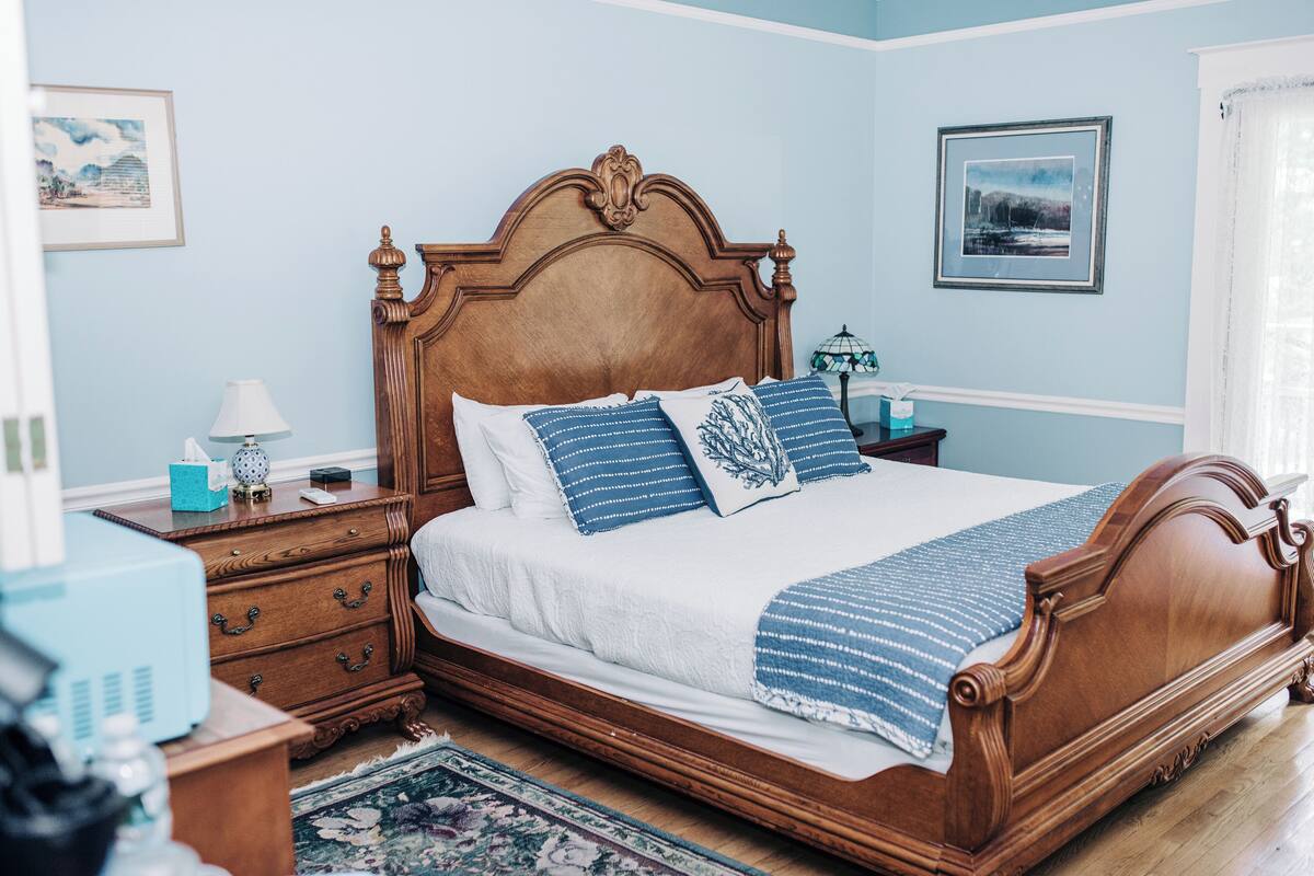 Premium bedding, blackout drapes, cribs (free), WiFi (free)