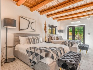 9 bedrooms, desk, free WiFi, bed sheets