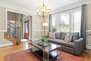 TV connectée, cheminée, jeux vidéo, Netflix