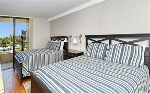 Unclassified image, 3 of 47, button - Anchorage 507 (Siesta Key)