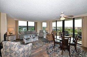 Unclassified image, 3 of 41, button