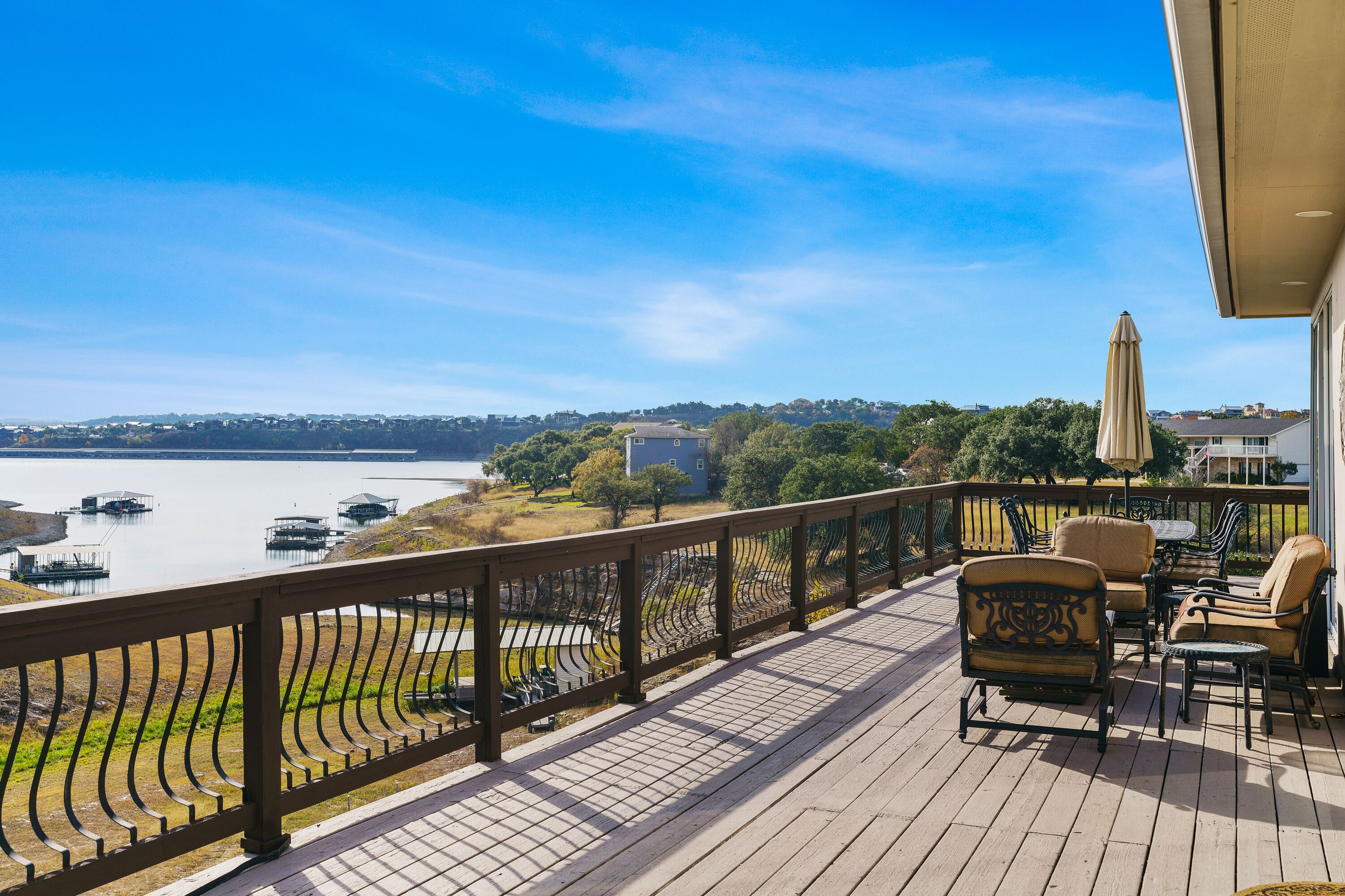 Lake view Home with Billiards, Arcade, Theater, Ping Pong, Hot tub and more.