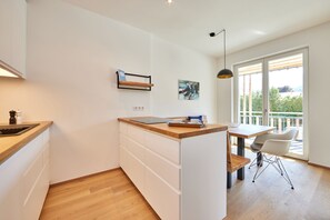 Kühlschrank, Ofen, Herdplatte, Geschirrspüler