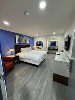 Muebles diferentes, tabla de planchar con plancha y wifi gratis 