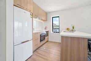 Fridge, cookware/dishes/utensils - Toru Top Floor Apartment - Brand New & Convenient (Queenstown)