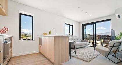 Toru Top Floor Apartment – Convenient, Remarkable view, Parking