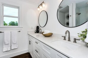 Combined shower/bathtub