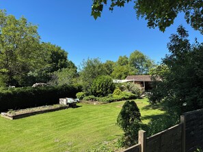 Property grounds - River Farm (combiers)