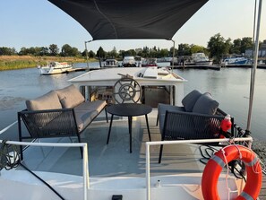 Property grounds - River Farm (combiers)