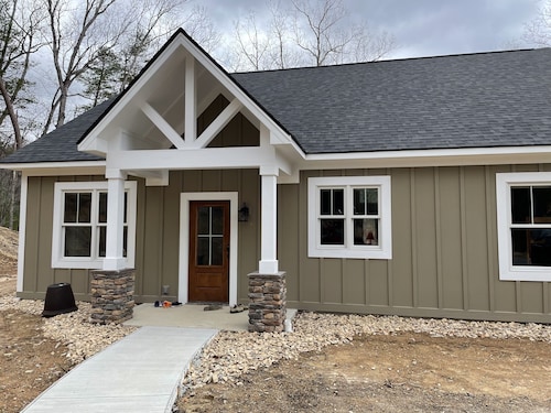 Serenity, Waterfront Mountain Retreat