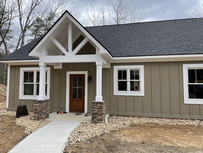 Serenity, Waterfront Mountain Retreat