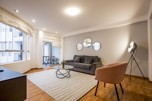 Apartment, 3 Bedrooms (204) | Living area