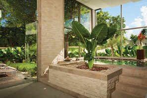 Couples treatment rooms, body treatments, hydrotherapy