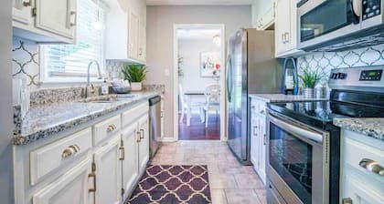 ‘Bit-O-Glam’ Welcomes You! Beautiful 3 Bedroom 2 Bath Home!