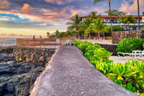 Deluxe 2 Bedroom 2BA on Ocean Front Property with Private Beach Unit B131