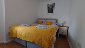 1 chambre, fer et planche à repasser, Wi-Fi gratuit, draps fournis