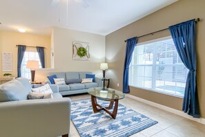 Fernseher, DVD-Player, Videothek