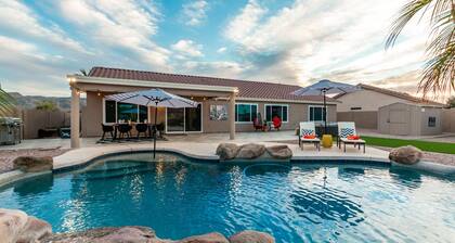 Family Getaway! Sleeps 12, Pool, Playground, Game Room