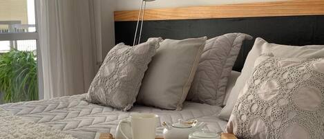 1 chambre, coffre-fort, fer et planche Ă repasser