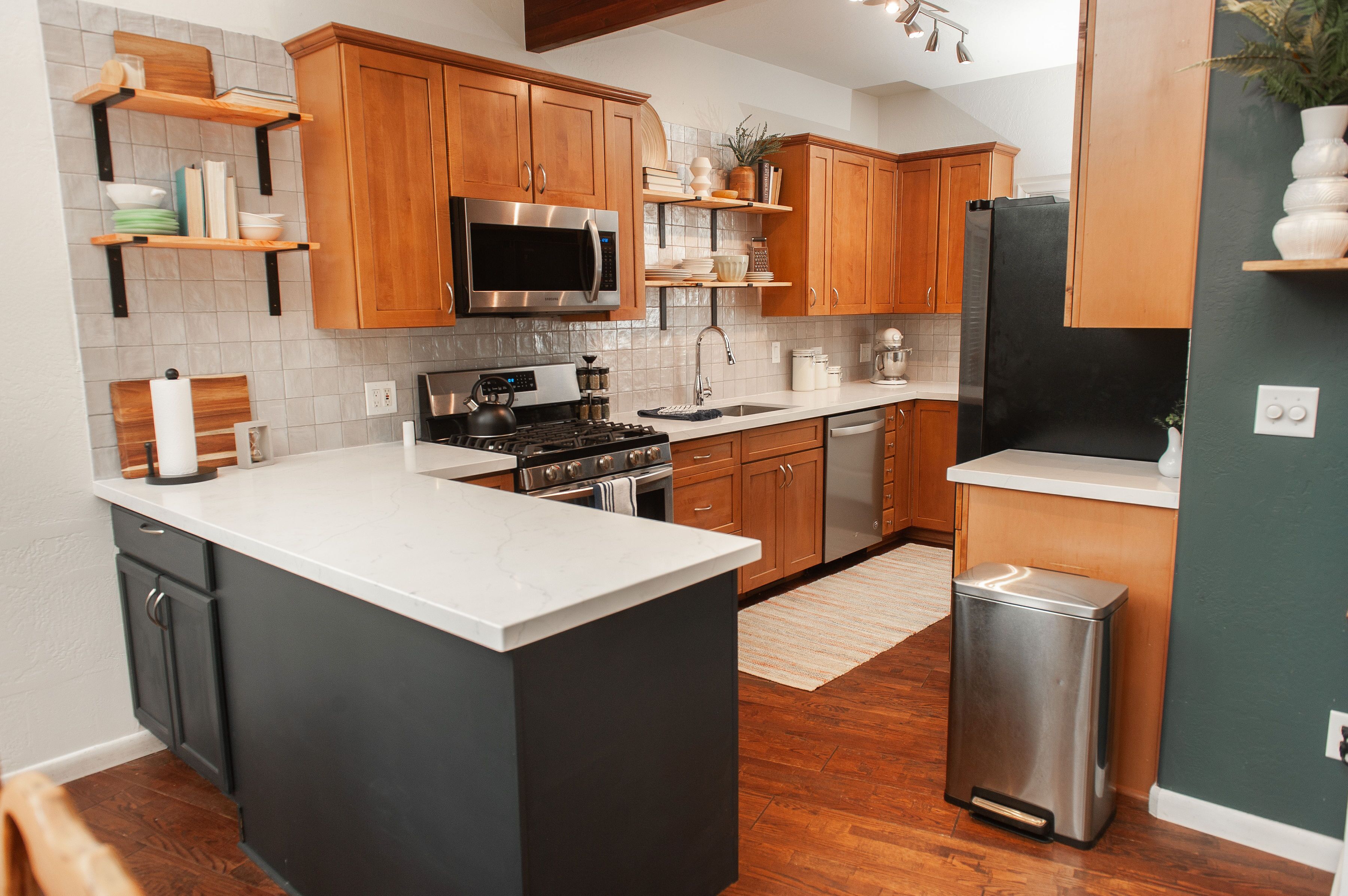 Refrigerador, microondas, horno, placa de cocina