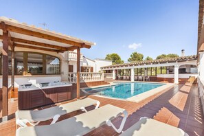 Unclassified image, 4 of 46, button