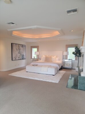 3 bedrooms, WiFi - Mediterranean Bel Air Estate w/ pool + views (Los Angeles)