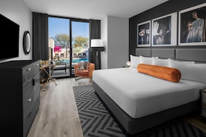 In-room safe, individually decorated, individually furnished, desk - The ENGLISH Hotel, Las Vegas, a Tribute Portfolio Hotel, 21 and over (Las Vegas)