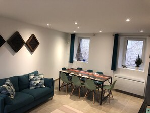 تناول الطعام