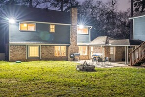 Exterior - Retreat in the woods! (Houston)