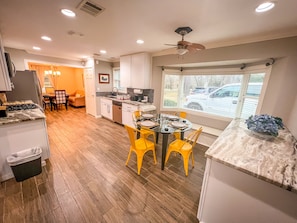 Dining - Retreat in the woods! (Houston)