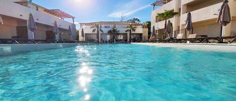 Piscine extérieure, piscine chauffée
