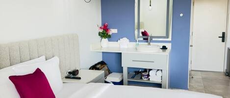 1 habitación y caja de seguridad en la habitación