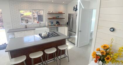 Luxury Cottage for 2. Very close to Woodstock, NY.
