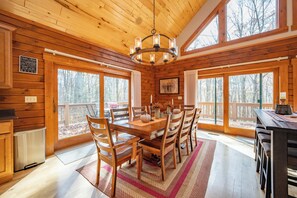 Dining - Serene Cabin Getaway w/ Pool Table & Fireplace (Oakland)