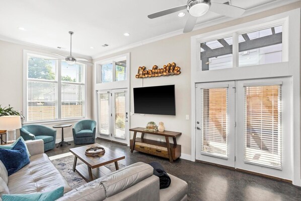 TV connectée, espaces bureaux